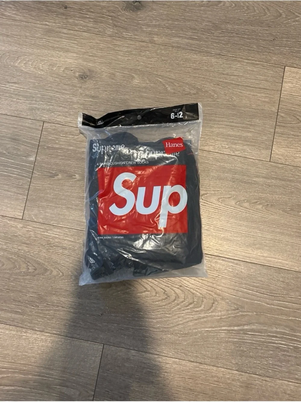 Supreme socks  - Size Label